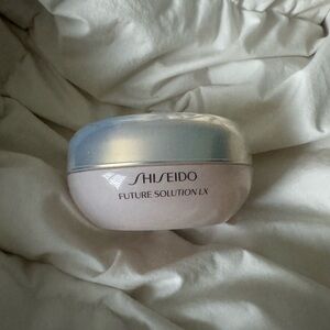 Shiseido Future Solution LX Total Radiance Loose Powder